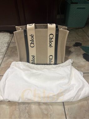 Chloé Beige Canvas Tote in medium